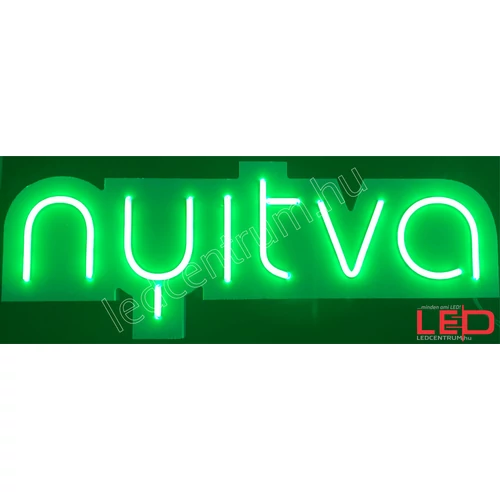 nyitva